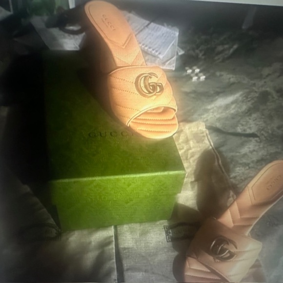 BEAUTIFUL GUCCI PUMP PEACH COLORED SANDALS! NEVER WORN! BRAND NEW!! WITH BOX! - Picture 6 of 16